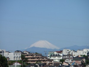 横浜市鶴見区から見た富士山　2013年5月7日