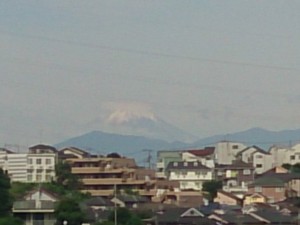 横浜市鶴見区から見た富士山６月２２日